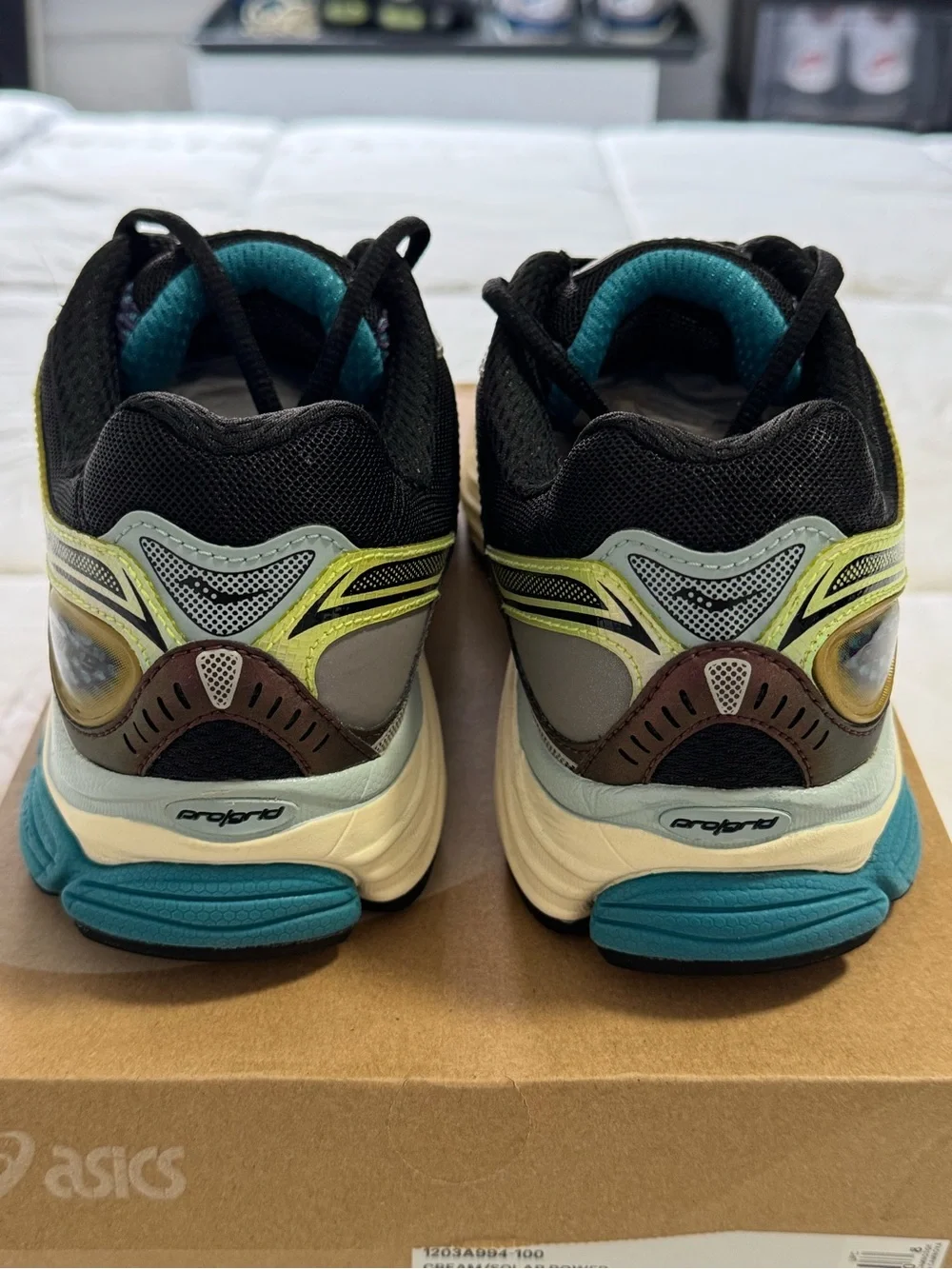 Saucony ProGrid Omni 9 Crystal Cave (kith exclusive)